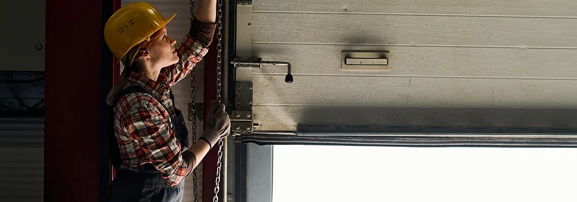 Overhead Garage Door Technician in Aurora, ON